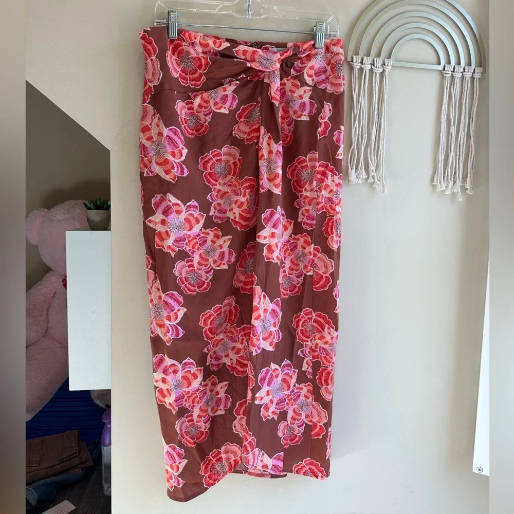 LOFT Skirt - Picture 1 of 9